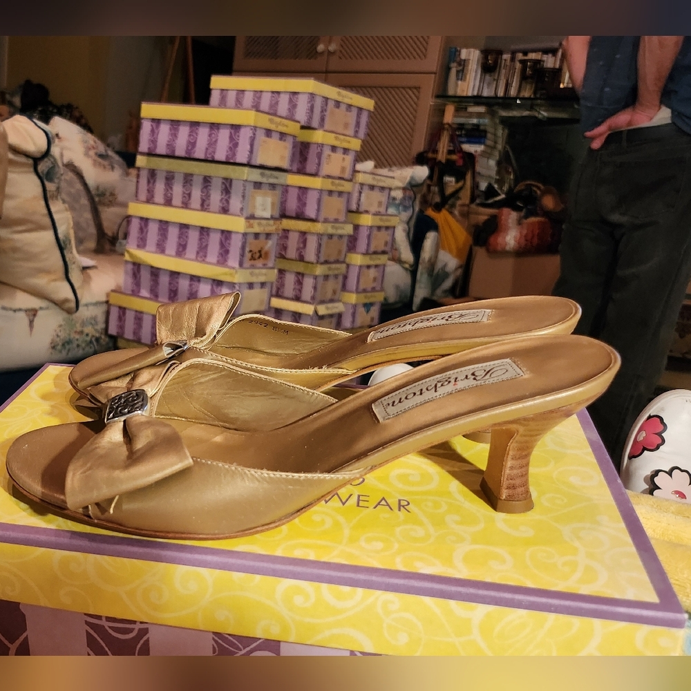 Brighton 8.5M Gold Leather "TROPIC" Low Heel Slide Sandal EUC - Picture 7 of 9